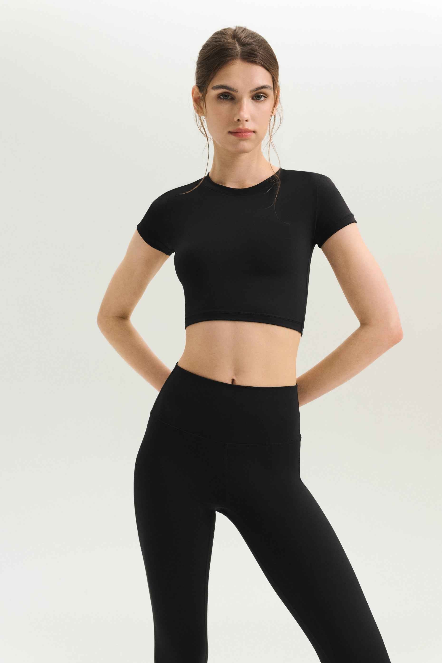 Elva Tee
