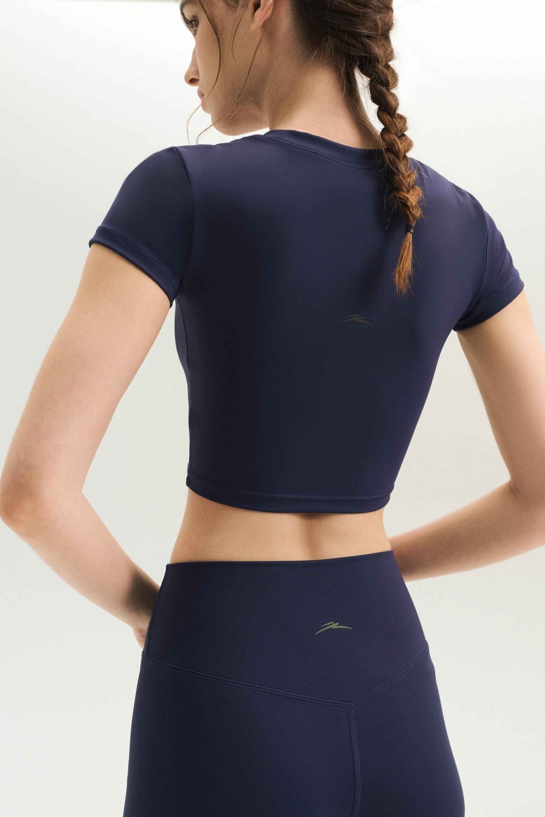 Elva Tee