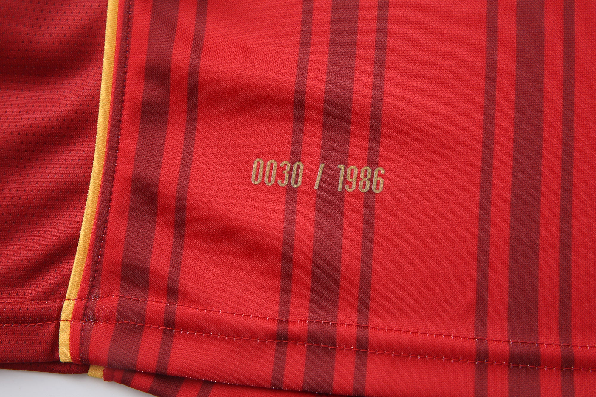 JERSEY "CHIQUITIBUM" 86 X CARTA BLANCA — MANGA LARGA ROJA